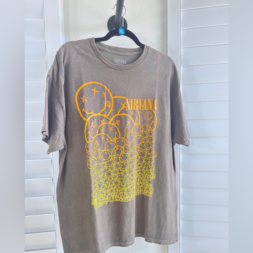 Band tee. Size XL. Nirvana Brown Graphic T-Shirt